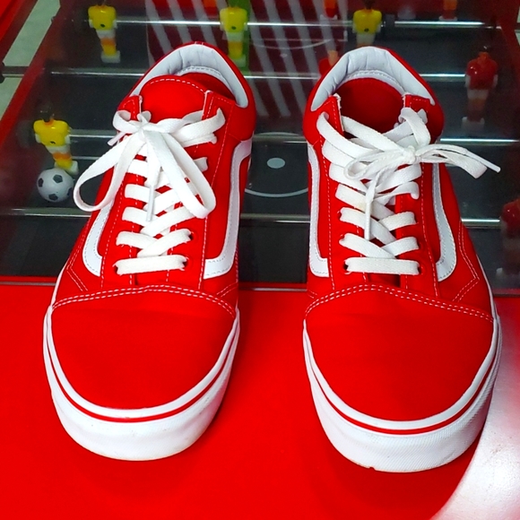 Vans - Picture 1 of 7